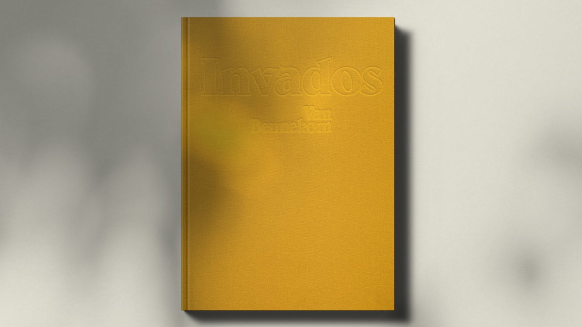 INVADOS by Van Bennekom, sunshine yellow linen cover