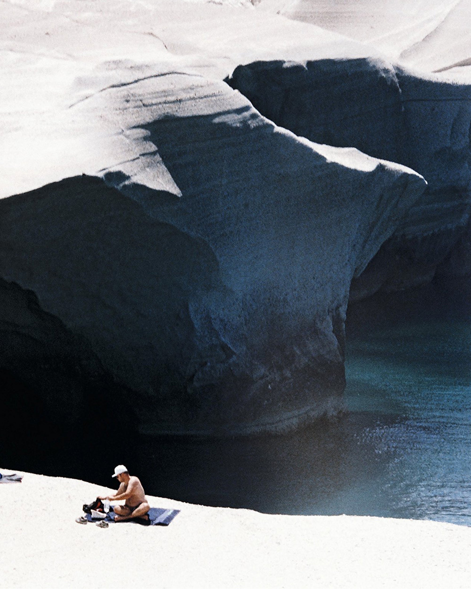 アート・デザイン・音楽 AKILA BERJAOUI The Last Days of Summer Akila Berjaoui - Last Days of Summer – Parallel Editions